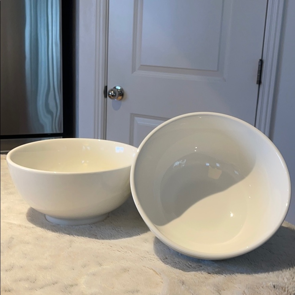 Set of 2 - 9” round dowls 🥗🥙🧆😍♥️
